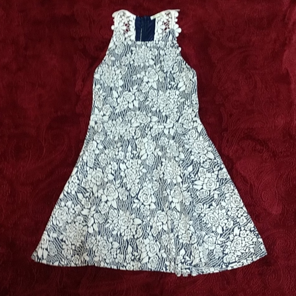 Olive Tree Blue/white Floral Mini dress